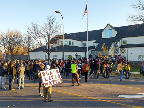 22654306929_5a32b321ca